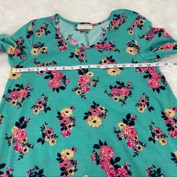 NWOT Bobbie & Brooks Bell Sleeve, Scoop Neck Tunic Floral Print, Size Medium - Picture 5 of 6